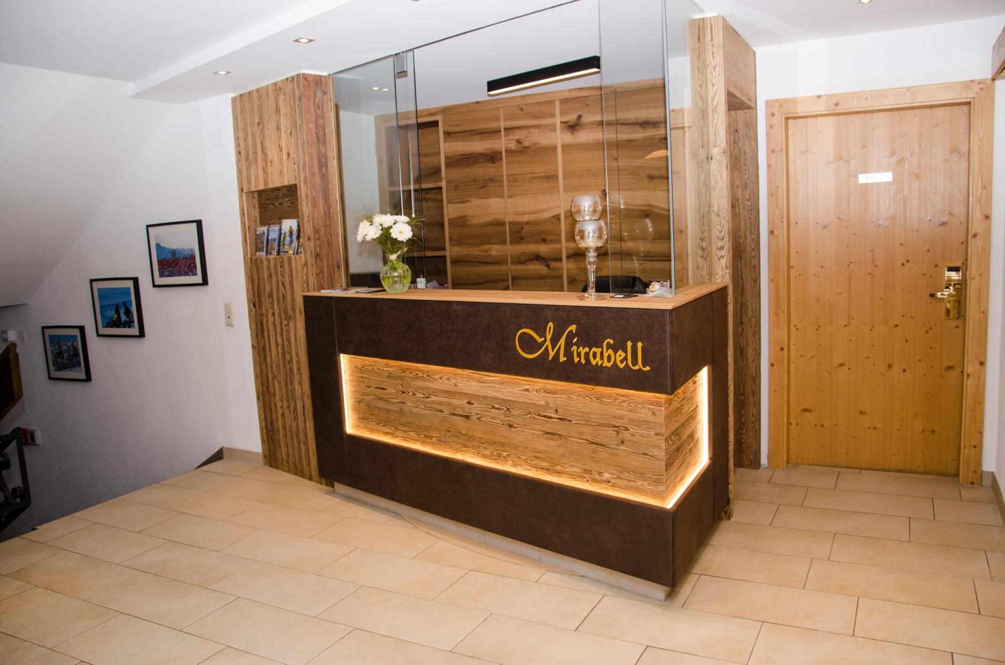אישגל Hotel Garni Mirabell מראה חיצוני תמונה