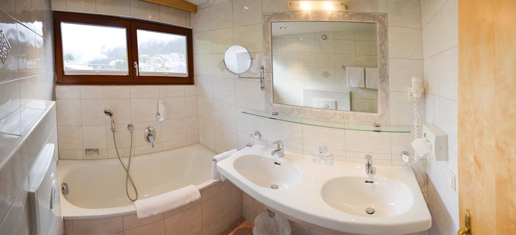 אישגל Hotel Garni Mirabell מראה חיצוני תמונה