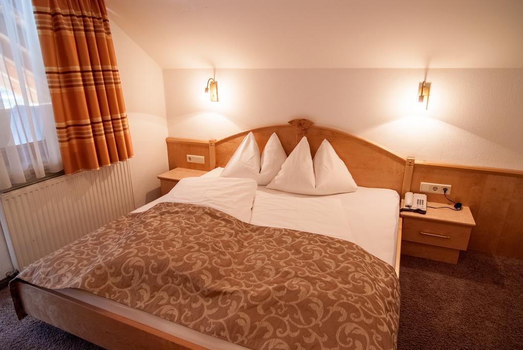 אישגל Hotel Garni Mirabell מראה חיצוני תמונה