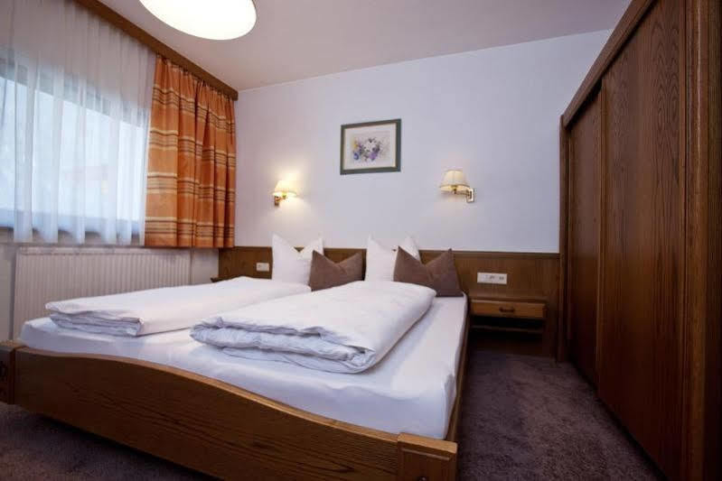 אישגל Hotel Garni Mirabell מראה חיצוני תמונה