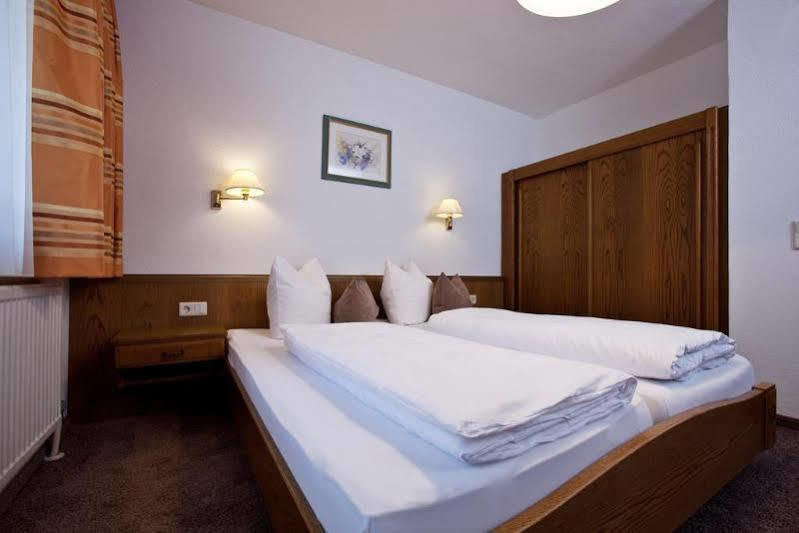 אישגל Hotel Garni Mirabell מראה חיצוני תמונה