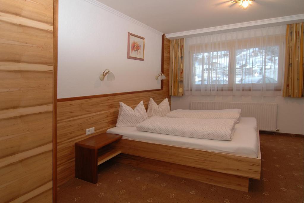 אישגל Hotel Garni Mirabell מראה חיצוני תמונה